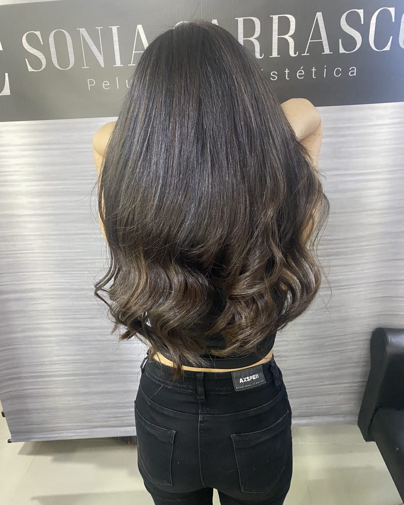 Castaño con ondas